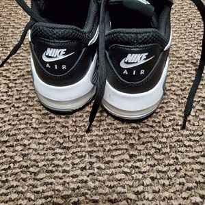 Women's Nike Air Max Size 6